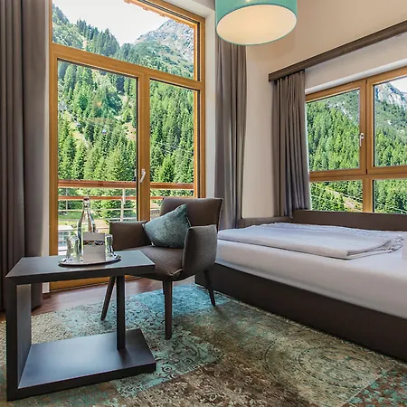 Vier Sport Und Wellnesshotel Hotell 4*