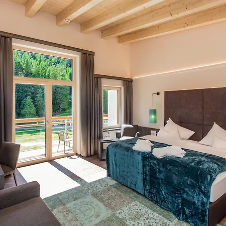 Hotel Vier Jahreszeiten St. Leonhard im Pitztal