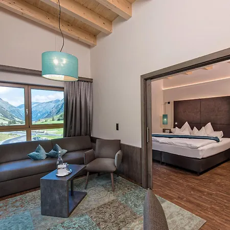 Vier Sport Und Wellnesshotel Hotell Sankt Leonhard im Pitztal
