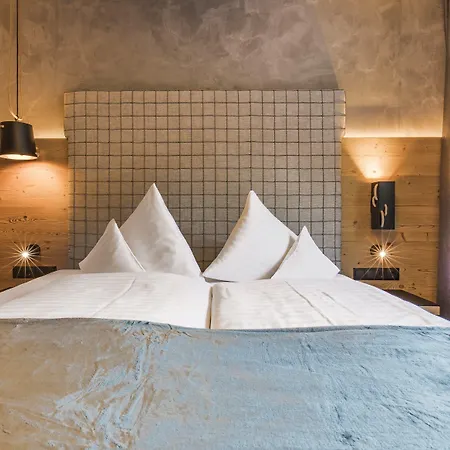 Hotell Vier Sport Und Wellnesshotel Sankt Leonhard im Pitztal