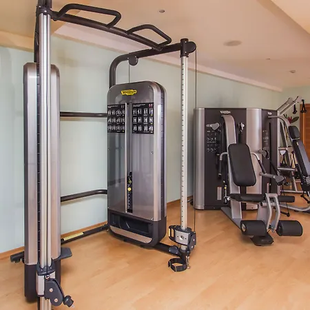 Vier Sport,- Und Wellnesshotel 장크트 리온하드 임 피츠탈