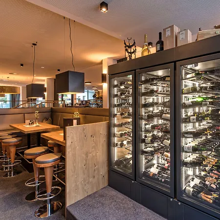 Vier Sport Und Wellnesshotel Hotell Sankt Leonhard im Pitztal
