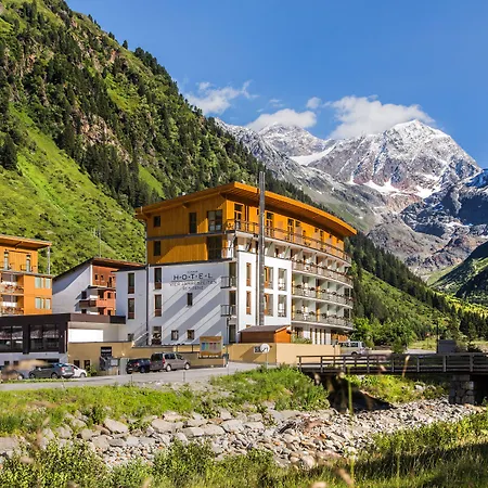 Vier Sport,- Und Wellnesshotel 4*