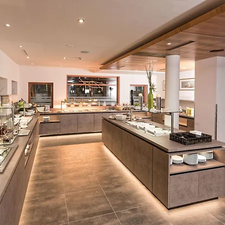 Hotel Vier Sport,- Und Wellnesshotel Sankt Leonhard im Pitztal