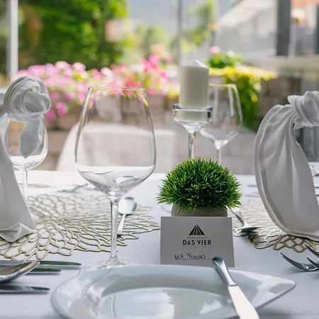 Vier Jahreszeiten Hotel