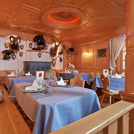 Vier Jahreszeiten Sankt Leonhard im Pitztal