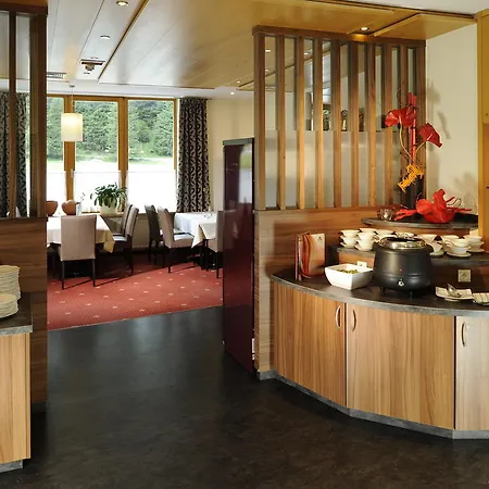 Vier Sport Und Wellnesshotel Hotell