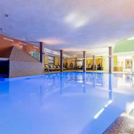 Hotell Vier Sport Und Wellnesshotel Sankt Leonhard im Pitztal
