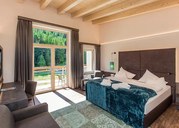 Hotel Vier Sport,- Und Wellnesshotel St. Leonhard im Pitztal