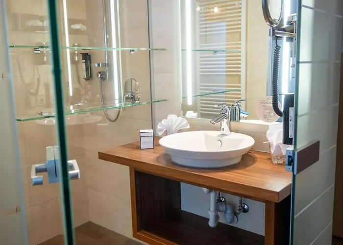 Hotell Vier Sport,- Und Wellnesshotel Sankt Leonhard im Pitztal