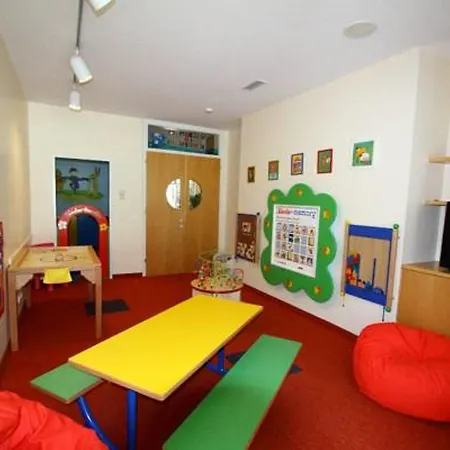 Vier Jahreszeiten Hotel 4*