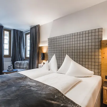 Hotel Vier Jahreszeiten 4*
